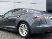 Tesla Model S 75